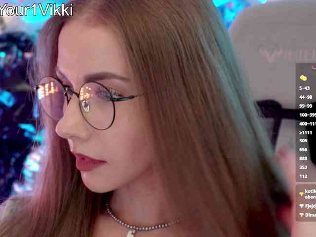 Модель: VikkiExtraCheese