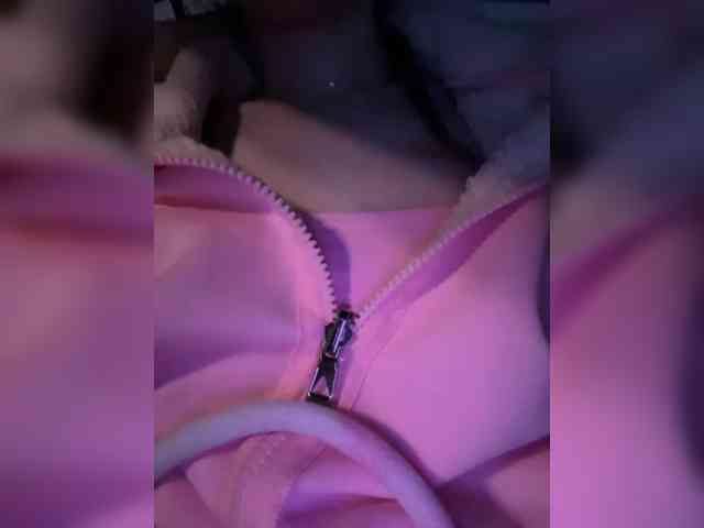 VikkiExtraCheese webcam