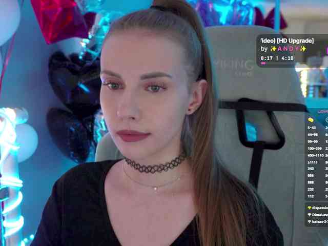 VikkiExtraCheese webcam