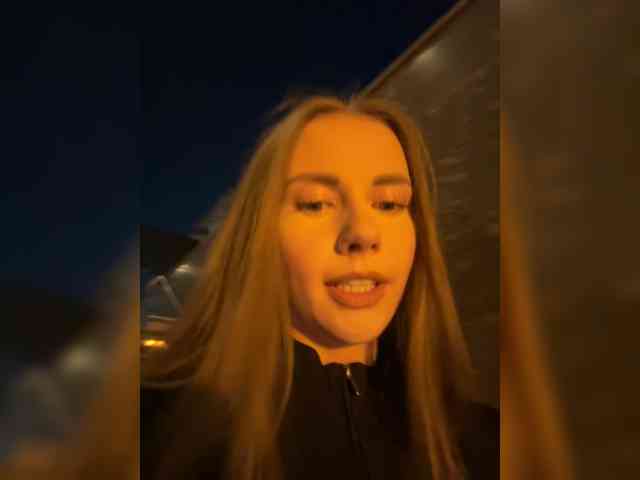 VikkiExtraCheese webcam