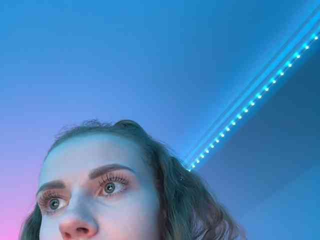 VikkiExtraCheese webcam