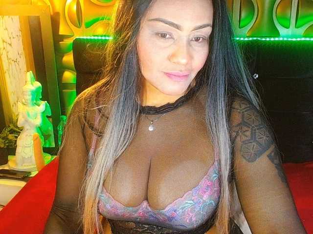 blackambar's BongaCams show and profile