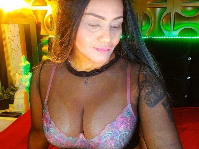 blackambar's BongaCams show and profile