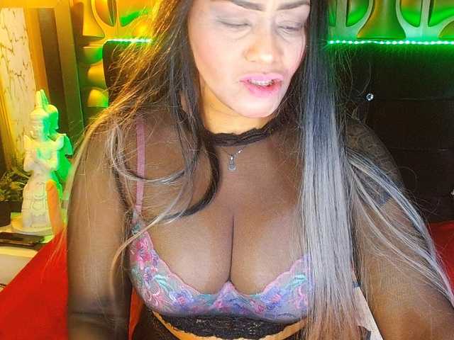 blackambar's BongaCams show and profile