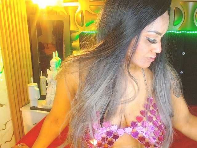 blackambar's BongaCams show and profile