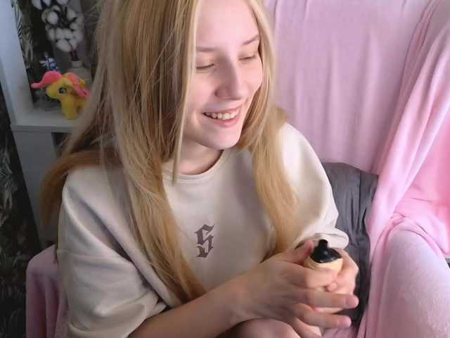 plushsara live cam on BongaCams