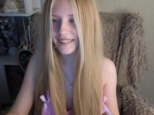 plushsara live cam on BongaCams