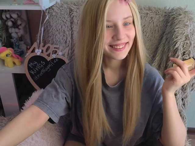 plushsara live cam on BongaCams