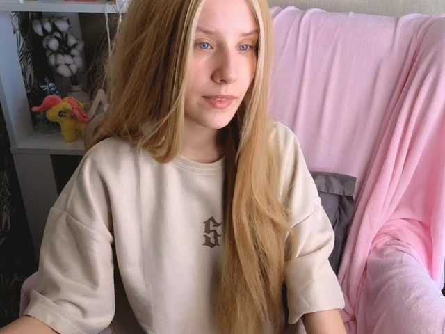 plushsara live cam on BongaCams
