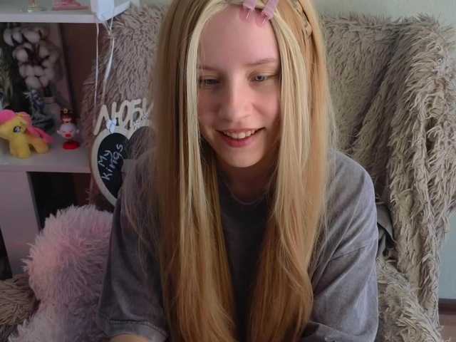 plushsara live cam on BongaCams