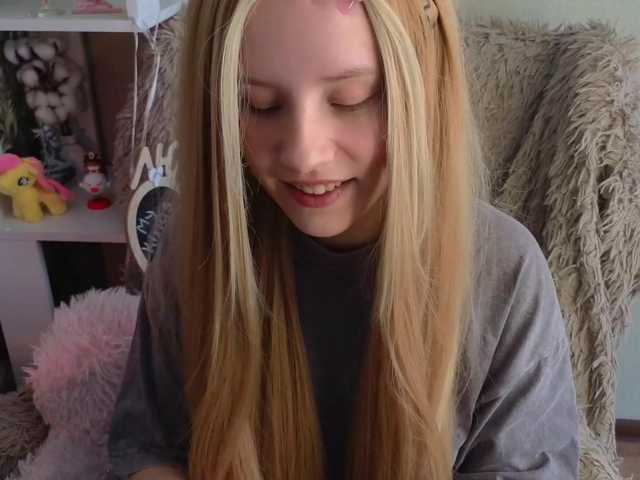plushsara live cam on BongaCams
