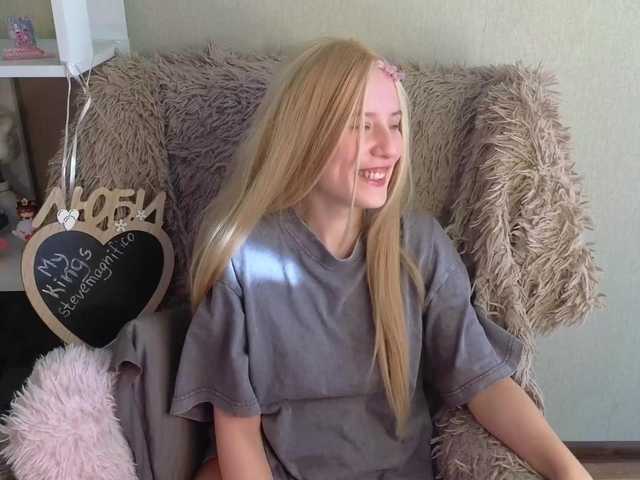 plushsara live cam on BongaCams