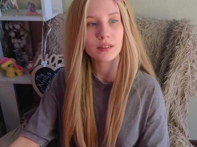 plushsara live cam on BongaCams