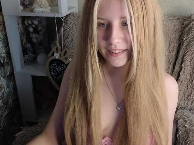 plushsara live cam on BongaCams