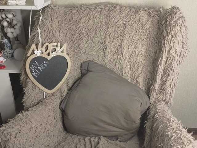 plushsara live cam on BongaCams