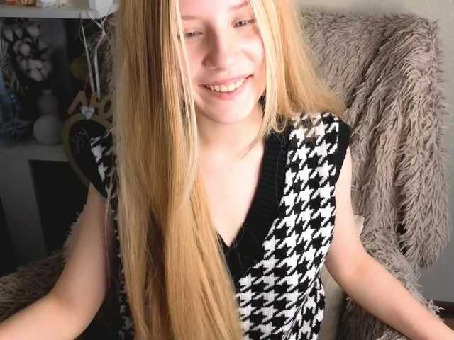 plushsara live cam on BongaCams