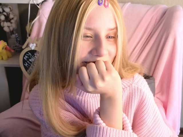plushsara live cam on BongaCams