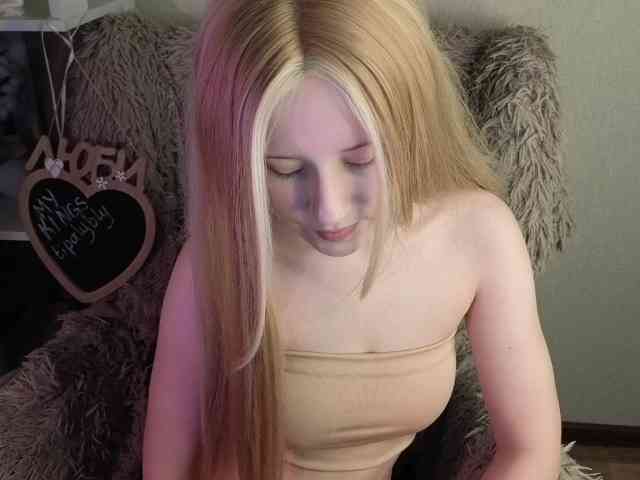plushsara webcam