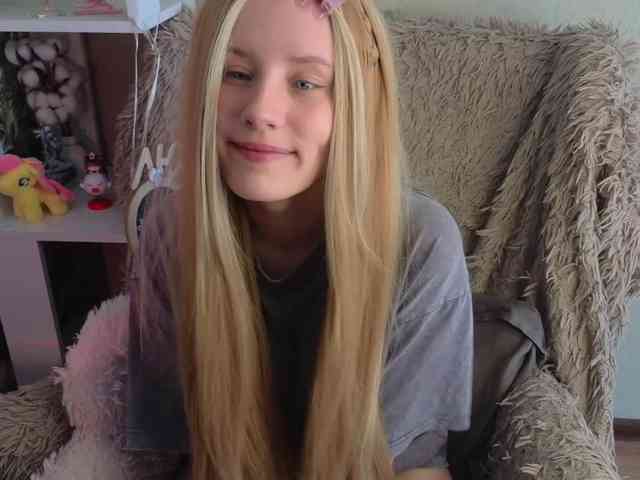 plushsara webcam
