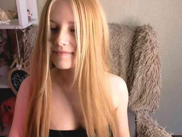 plushsara webcam