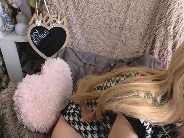 plushsara webcam