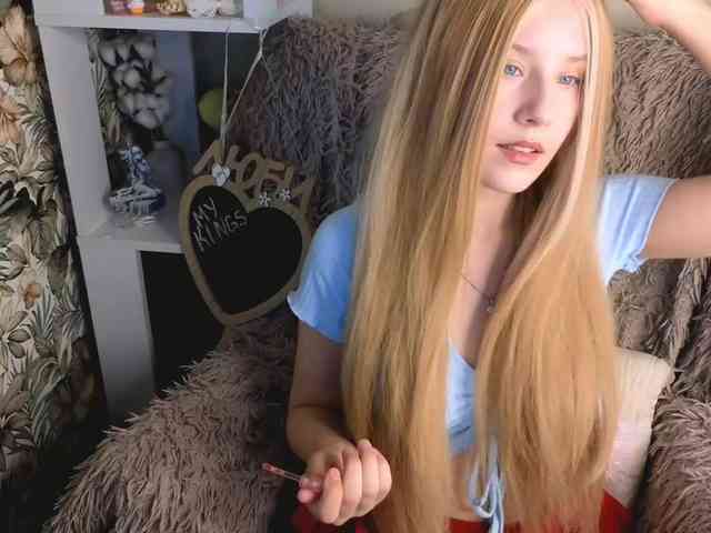 plushsara webcam