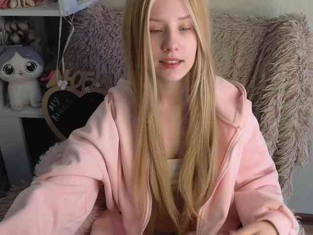plushsara webcam