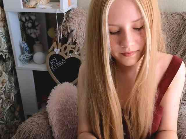 plushsara webcam