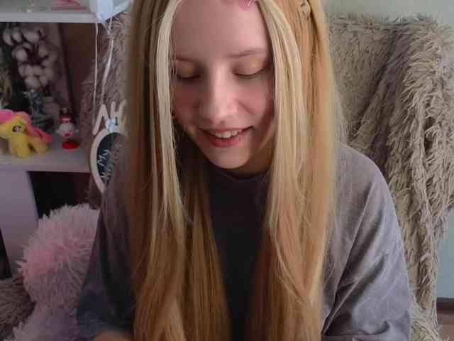 plushsara webcam