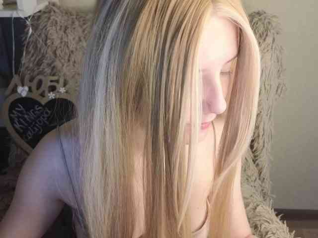 plushsara webcam