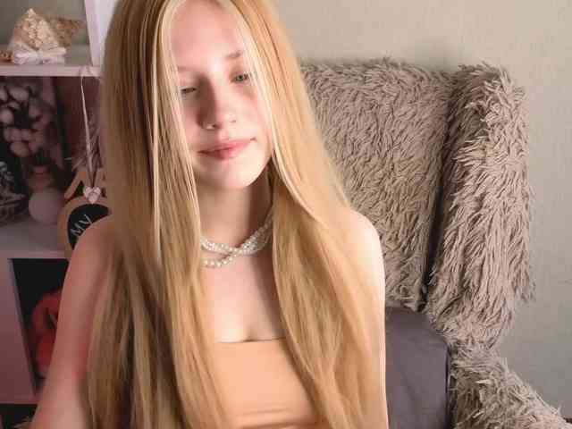 plushsara webcam