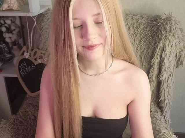 plushsara webcam