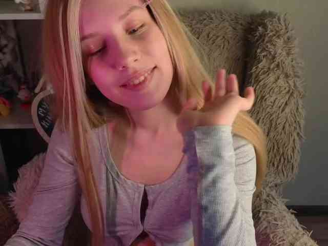 plushsara webcam