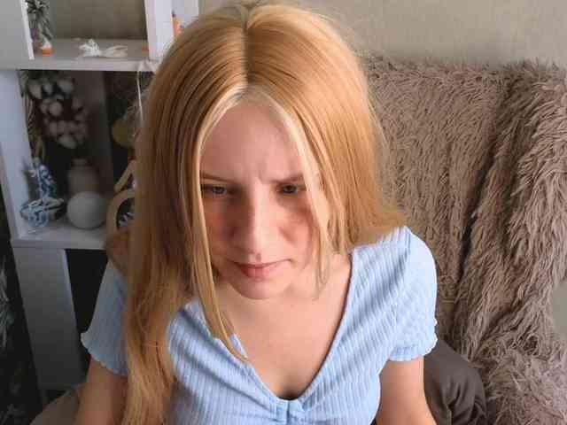 plushsara webcam