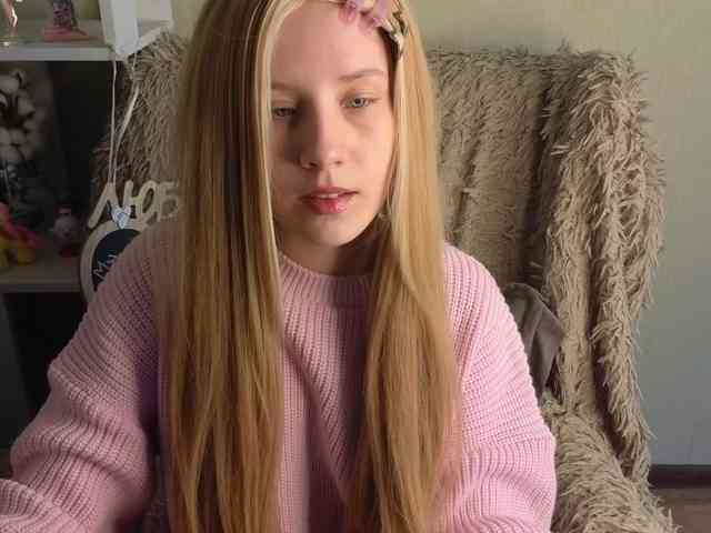 plushsara webcam