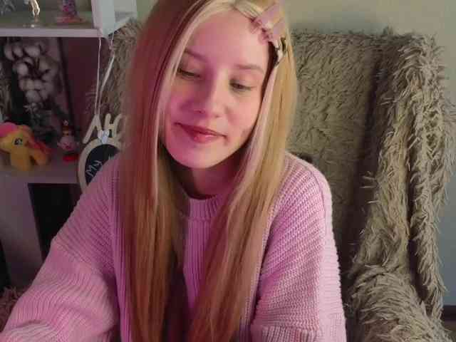 plushsara webcam