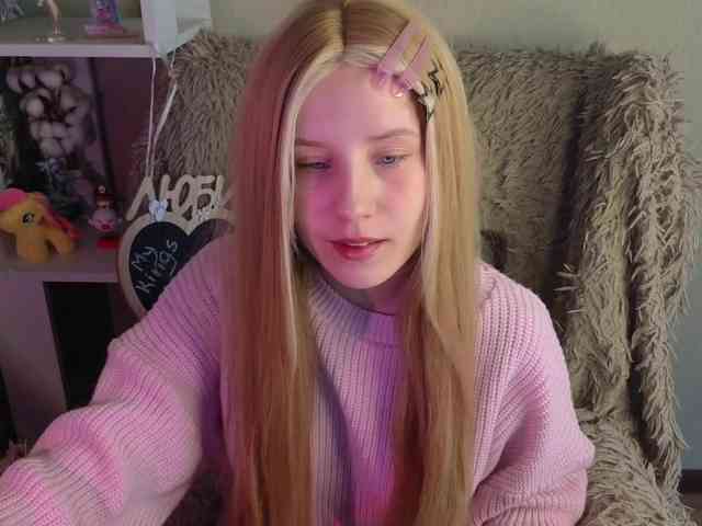 plushsara webcam