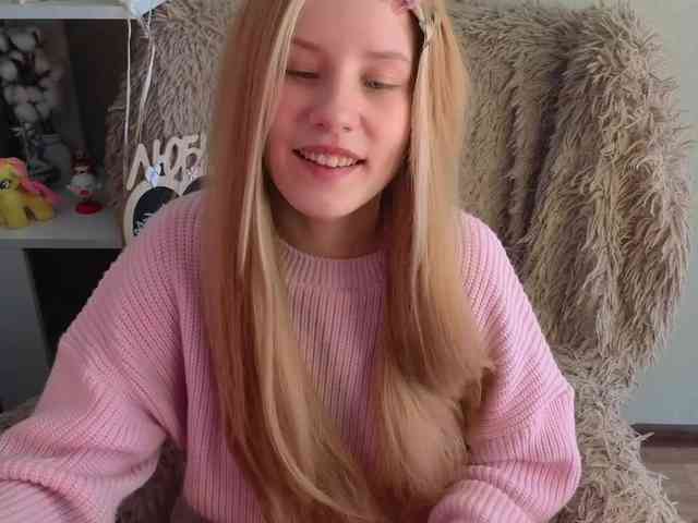 plushsara webcam