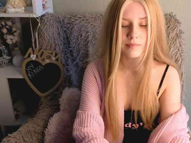 plushsara webcam
