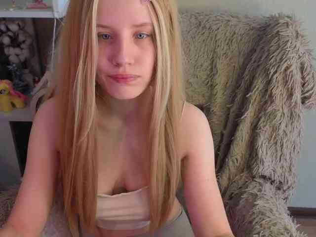 plushsara webcam