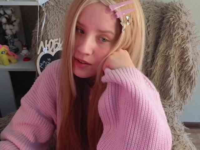plushsara webcam