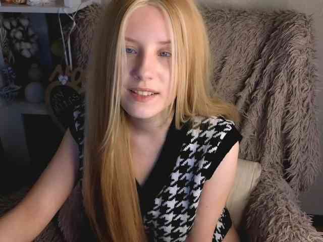 plushsara webcam