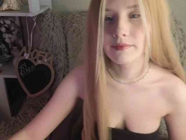 plushsara webcam
