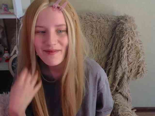 plushsara webcam
