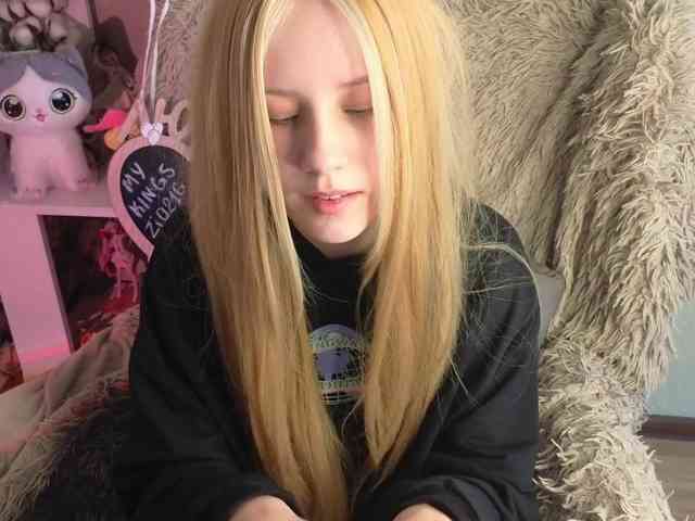plushsara webcam