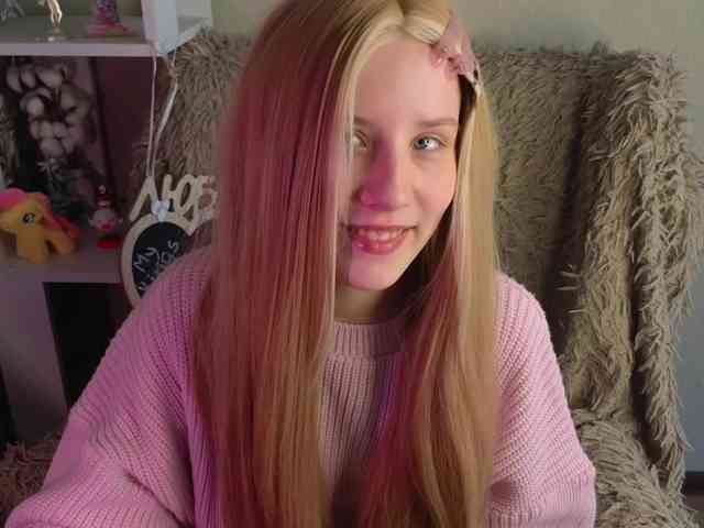 plushsara webcam