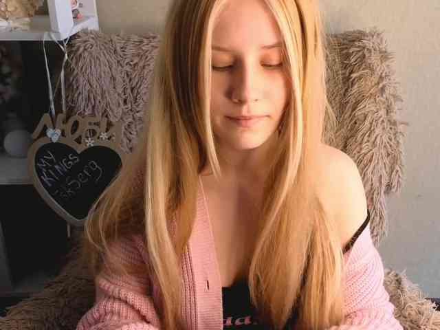 plushsara webcam