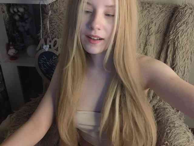 plushsara webcam