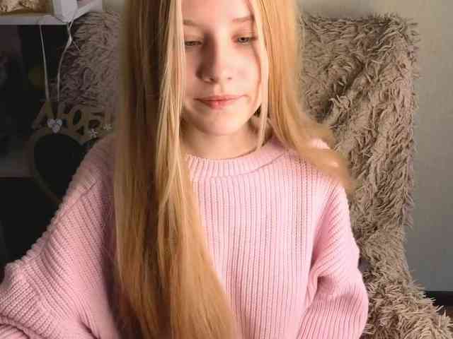 plushsara webcam