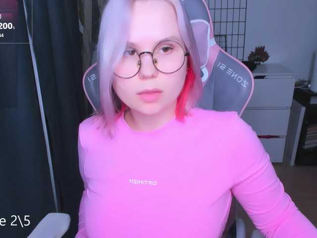 le modèle hellfire-club est en webcam porno dans un show sur le site bongacams, il possède les tags suivants: White/Caucasian,Blonde,Shaved
